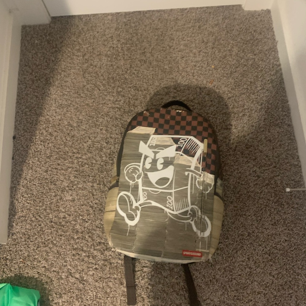 Spray ground bag
